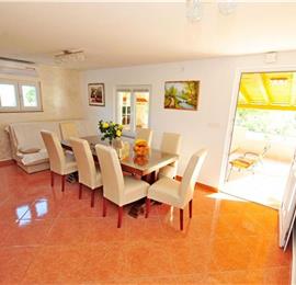 3 Bedroom Villa with Pool & Tennis Court near Sinj, sleeps 8